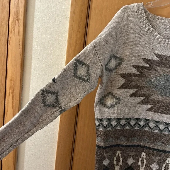 American Eagle Outfitters Aztec Southwestern Sweater Tan Brown Size Medium - Picture 6 of 11